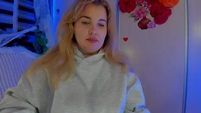 Snapshot of CoraSwon chatting on November 2, 2025, 10:23 pm CoraSwon online show from November 2, 2025, 10:23 pm