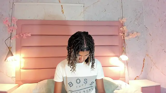 Snapshot of Maxim-Walker chatting on September 15, 2025, 2:22 am Maxim-Walker online show from September 15, 2025, 2:22 am