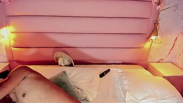 Snapshot of Maxim-Walker chatting on September 30, 2025, 3:06 pm Maxim-Walker online show from September 30, 2025, 3:06 pm