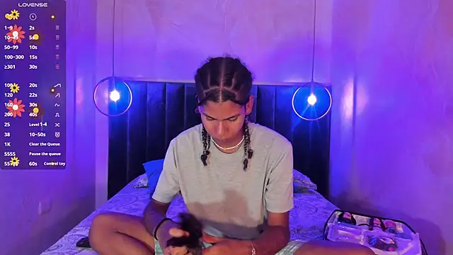 Snapshot of Maxim-Walker chatting on November 8, 2025, 3:29 am Maxim-Walker online show from November 8, 2025, 3:29 am