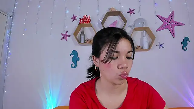 Snapshot of Emiily_Parkerr chatting on March 19, 2025, 2:59 am Emiily Parkerr online show from March 19, 2025, 2:59 am