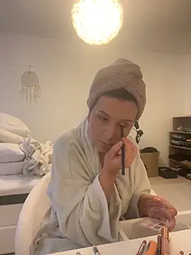 Off  Melonenmandy online show from October 13, 2025, 5:29 am