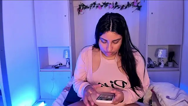 Snapshot of CANDYGABYY chatting on May 5, 2026, 7:33 pm CANDYGABYY online show from May 5, 2026, 7:33 pm