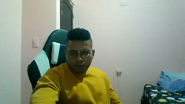 SaucyAffair0 online show from June 25, 2026, 11:53 pm