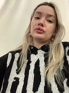 Snapshot of Sextazy chatting on February 20, 2025, 10:59 am Sextazy online show from February 20, 2025, 10:59 am