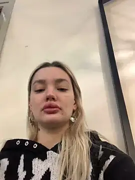 Snapshot of Sextazy chatting on March 2, 2025, 7:54 am Sextazy online show from March 2, 2025, 7:54 am