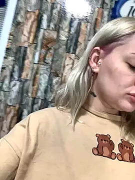 Snapshot of Sextazy chatting on November 21, 2025, 12:37 pm Sextazy online show from November 21, 2025, 12:37 pm