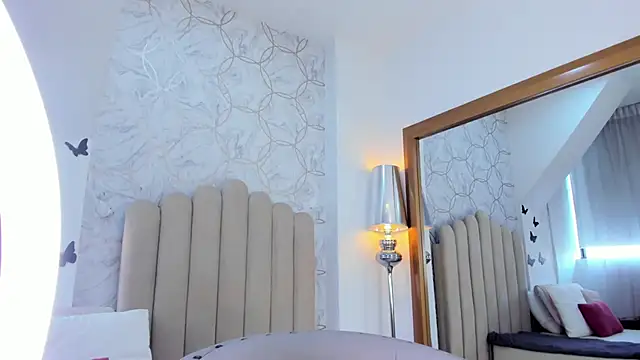 SofiaRios04 online show from September 29, 2025, 12:43 pm