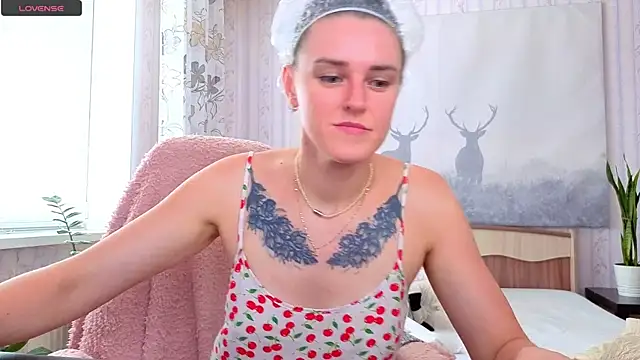 Snapshot of Bella__Swoon chatting on June 18, 2026, 9:14 am Bella Swoon online show from June 18, 2026, 9:14 am
