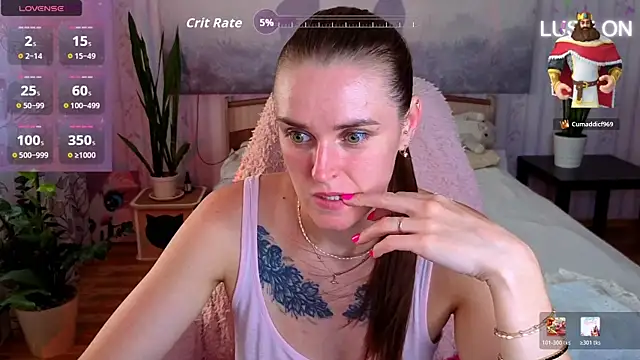 Snapshot of Bella__Swoon chatting on July 7, 2026, 2:10 pm Bella Swoon online show from July 7, 2026, 2:10 pm