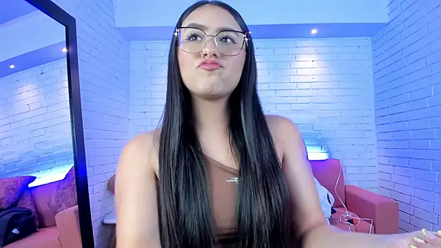 paulina sweett  online show from October 2, 2025, 6:59 pm