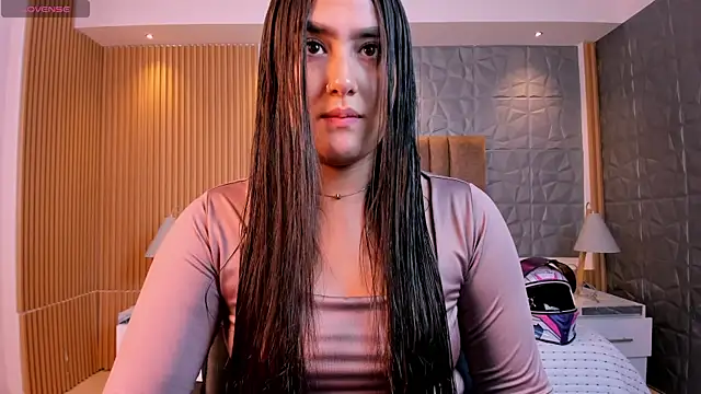 paulina sweett  online show from July 8, 2026, 12:31 pm