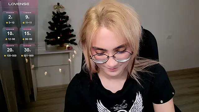 CuteYukiKun online show from December 16, 2025, 7:02 am