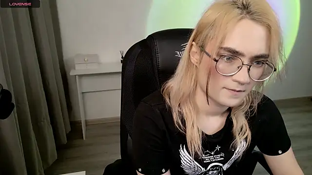 CuteYukiKun online show from March 13, 2026, 6:14 pm