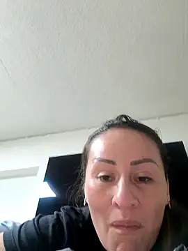 Snapshot of LuisaFernanda170823 chatting on October 25, 2025, 3:18 pm LuisaFernanda170823 online show from October 25, 2025, 3:18 pm