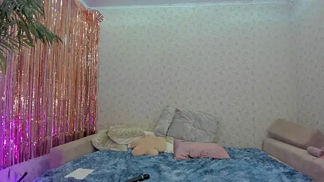 crystalnut online show from January 22, 2025, 2:26 am