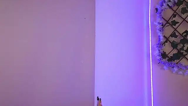 Baby Xian online show from December 22, 2024, 7:44 am