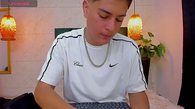 Levy Steve online show from October 8, 2025, 3:26 am