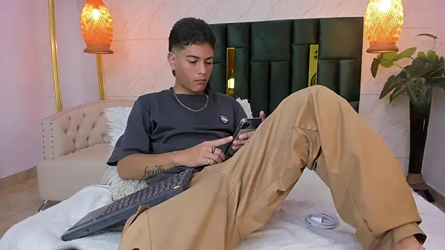 Levy Steve online show from November 15, 2025, 4:21 am