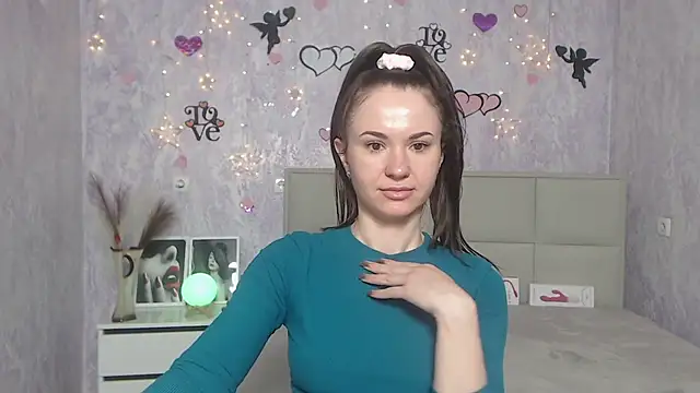 KaraCriegs online show from March 10, 2025, 3:45 am