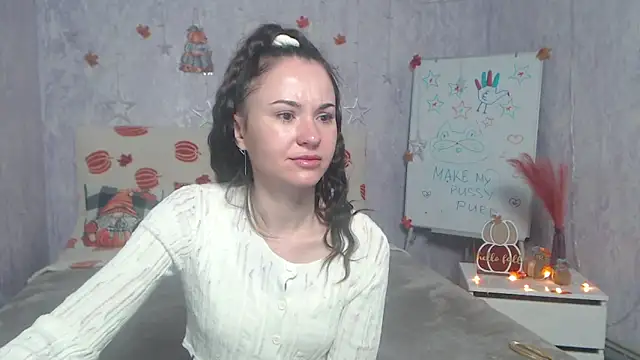 KaraCriegs online show from November 14, 2025, 6:28 pm