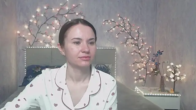 KaraCriegs online show from April 28, 2026, 2:27 am