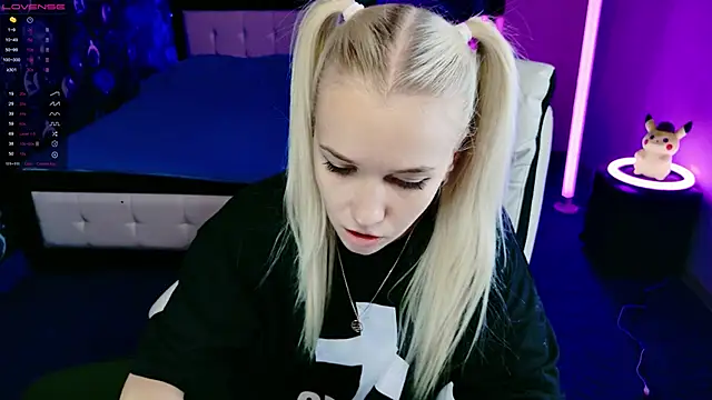 Snapshot of ShhhO_O chatting on September 29, 2025, 1:16 pm ShhhO O online show from September 29, 2025, 1:16 pm