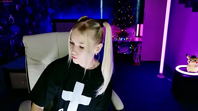 Snapshot of ShhhO_O chatting on December 21, 2025, 9:16 am ShhhO O online show from December 21, 2025, 9:16 am