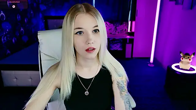 Snapshot of ShhhO_O chatting on February 16, 2026, 9:49 am ShhhO O online show from February 16, 2026, 9:49 am