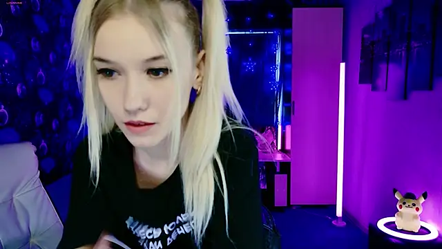 Snapshot of ShhhO_O chatting on February 21, 2026, 8:04 am ShhhO O online show from February 21, 2026, 8:04 am