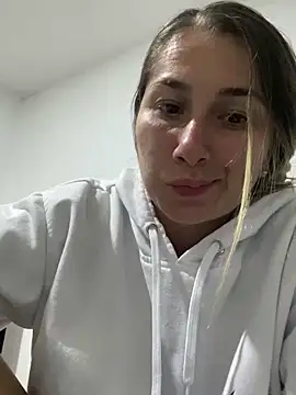 Snapshot of Iris_love18 chatting on February 15, 2025, 1:31 am Iris love18 online show from February 15, 2025, 1:31 am