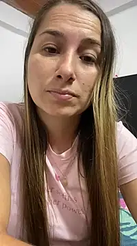 Snapshot of Iris_love18 chatting on February 20, 2025, 1:36 am Iris love18 online show from February 20, 2025, 1:36 am