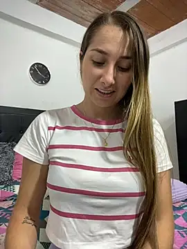 Snapshot of Iris_love18 chatting on February 22, 2025, 8:53 pm Iris love18 online show from February 22, 2025, 8:53 pm