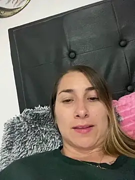 Snapshot of Iris_love18 chatting on February 23, 2025, 3:13 am Iris love18 online show from February 23, 2025, 3:13 am