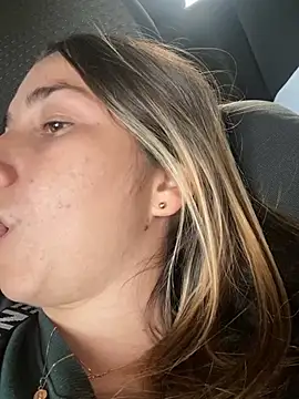 Snapshot of Iris_love18 chatting on February 25, 2025, 10:18 pm Iris love18 online show from February 25, 2025, 10:18 pm