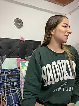 Snapshot of Iris_love18 chatting on March 6, 2025, 9:14 am Iris love18 online show from March 6, 2025, 9:14 am