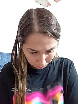 Snapshot of Iris_love18 chatting on October 12, 2025, 5:12 pm Iris love18 online show from October 12, 2025, 5:12 pm