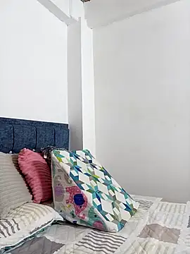 Snapshot of Iris_love18 chatting on October 18, 2025, 9:59 pm Iris love18 online show from October 18, 2025, 9:59 pm