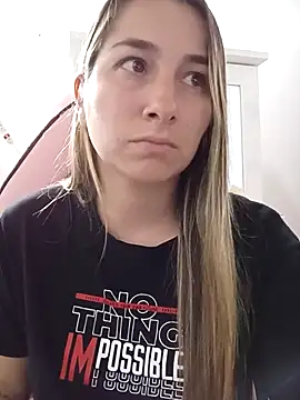 Snapshot of Iris_love18 chatting on November 19, 2025, 9:37 pm Iris love18 online show from November 19, 2025, 9:37 pm