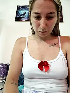 Iris love18 online show from April 22, 2026, 12:50 pm