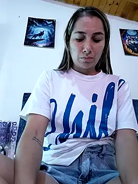 Snapshot of Iris_love18 chatting on June 6, 2026, 3:50 pm Iris love18 online show from June 6, 2026, 3:50 pm