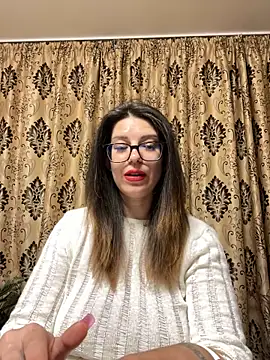 NadiraNoor online show from May 1, 2026, 9:19 pm