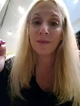 Snapshot of Ina_HotX chatting on December 6, 2024, 3:55 pm Ina HotX online show from December 6, 2024, 3:55 pm