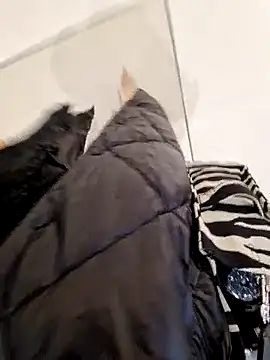 Snapshot of Ina_HotX chatting on December 7, 2024, 3:41 pm Ina HotX online show from December 7, 2024, 3:41 pm