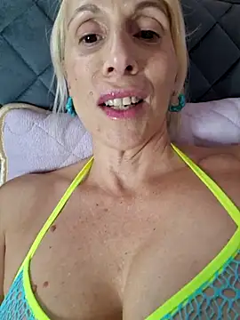 Snapshot of Ina_HotX chatting on September 22, 2025, 2:08 pm Ina HotX online show from September 22, 2025, 2:08 pm