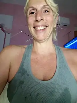 Snapshot of Ina_HotX chatting on October 2, 2025, 4:58 pm Ina HotX online show from October 2, 2025, 4:58 pm