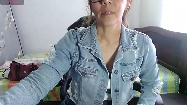 Snapshot of horny_paty chatting on May 25, 2026, 12:33 pm horny paty online show from May 25, 2026, 12:33 pm