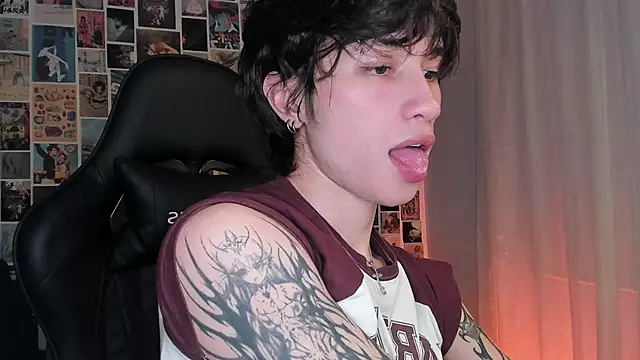 Snapshot of liamelf chatting on December 27, 2024, 7:08 am liamelf online show from December 27, 2024, 7:08 am