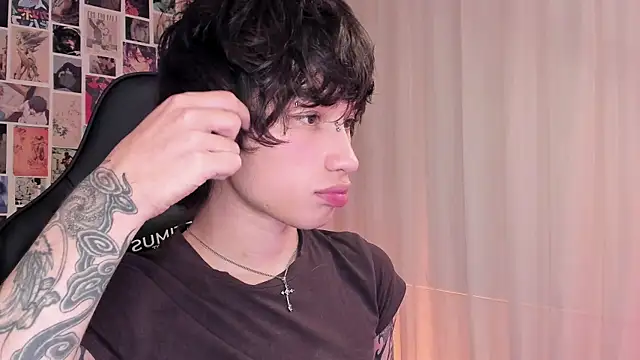 Snapshot of liamelf chatting on December 31, 2024, 2:19 am liamelf online show from December 31, 2024, 2:19 am