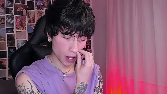 Snapshot of liamelf chatting on January 24, 2025, 3:43 am liamelf online show from January 24, 2025, 3:43 am